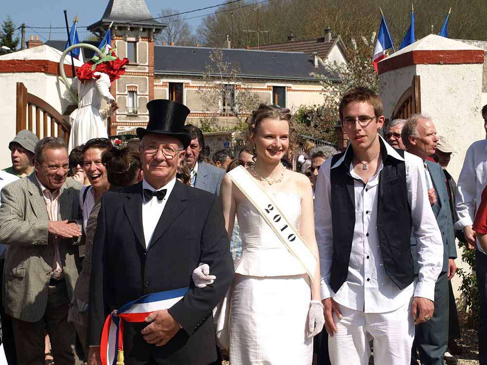 Couronnement de la 100ème Rosière de Sermaise Couronnement de la 100ème Rosière de Sermaise